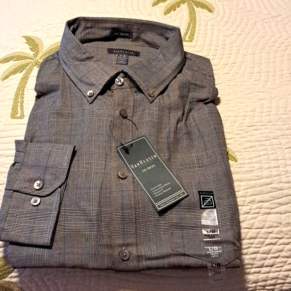 👍NWT Van Heusen Gray Long Sleeve Button-Front Shirt NWT - Picture 6 of 7